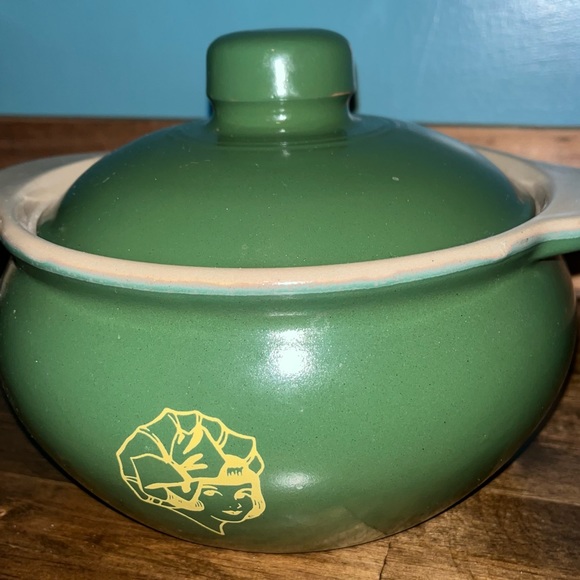 Vintage Monmouth Green and Yellow Western Stoneware Bean Pot - Picture 3 of 5